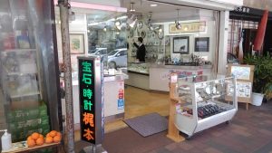 K3機関のマップを配っている岸本統計店