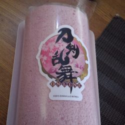 これがコラボロールケーキ