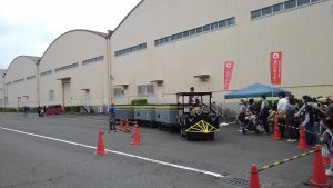 Tramが走っている