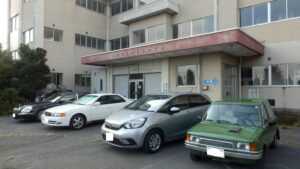 自分は勘違いして裏の一般駐車場へ