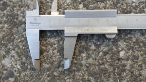 グリルとの間のオーバーラップは2.5cm