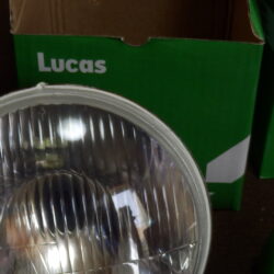 Lucasのライトが到着