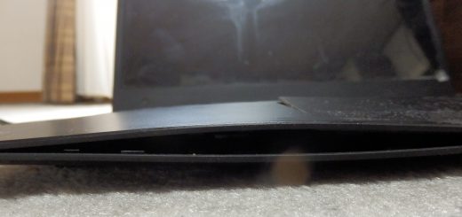 バッテリが膨張して、シャーシが曲がっている