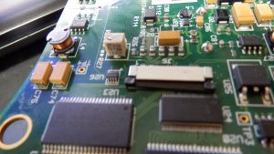 SPiiはトップコンタクトの30pin、0.5mmピッチのコネクター