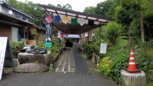 平日で、まだ始まったばかりなので、空いていた
