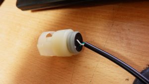 MINIのECUに接続するタイコーのコネクターを配線した。