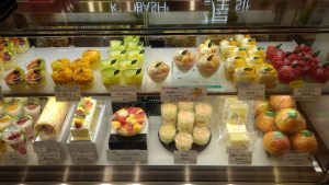 東京駅の千疋屋でおやつを買っておいた