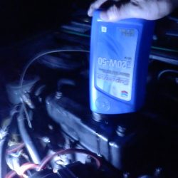 シェブロン20W-50を入れた。