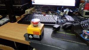 Aliexpressで新学期セールで、中二病の入った電源スイッチを見つけた。