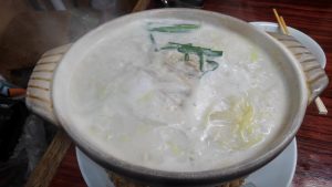 砂鍋湯麺（サーコー麺）を食べた。