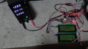 LCDの動作確認をしているところ。