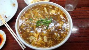 酸辣湯麵はおいしい