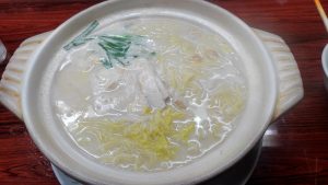天山の煮込みラーメン