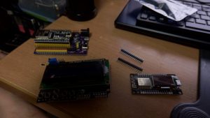 今回jは、ESP8266にOLEDが実装されているボード