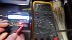SELECTを選んでも3.3V超えているのでこれはダメだ。