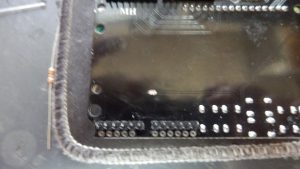 LED KEY SHIILDはIO2にアナログ入力しているようなので対処のためにパターンカットした。