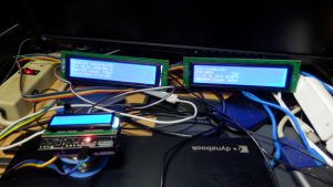 40桁X4行のLCDを二つ使って、ミニのインジェクションのECUに接続してみた。