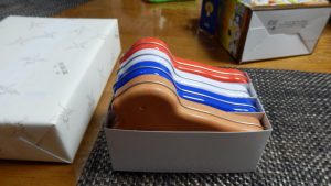 缶ケースに傷が入らない様に寄与つけられている