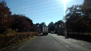 多磨霊園で年末の掃除に行った。