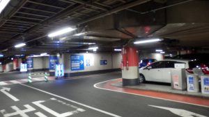 みなとみらい地下駐車場に7時入れた。ここは、7時を超えないと絶対に入れないので注意が必要。