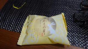 みかもの道の駅で気になっていたみつもの月を買ってしまった。