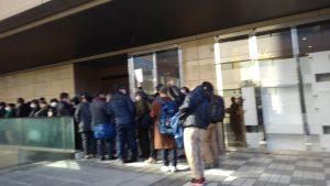 9時40くらいにグッツの待機列に着いた