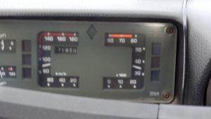 90kmで3500rpmを指している