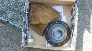 一応、AP製のクラッチキットを大昔に買ってあった
