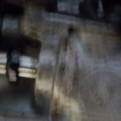 デトミニのシフトロッドのオイル漏れを修理した。 5速にいれてロッドを引き出すとオイルシールが外れてしまう。