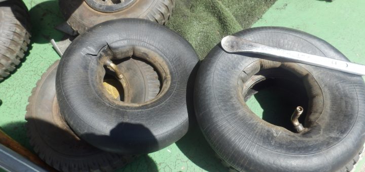 空気が入らなかったのは、チューブが裂けていた