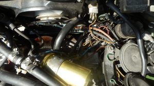 デスビを外して、スターターモーターを外した。