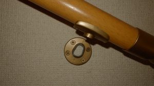 折れた手すりの固定金具
