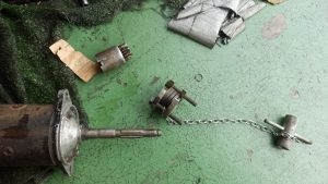試しにほかのスターターを外してみたけど、ピニオンのラッチは噛まずに素直に外れる
