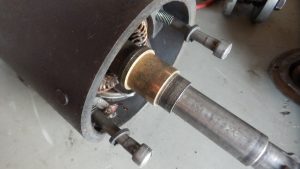 フロント側のブッシュも特にガタはなかった