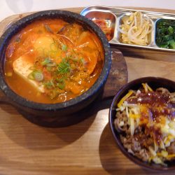 スンドォブ炭火焼丼