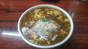 酸辣湯麵を食した