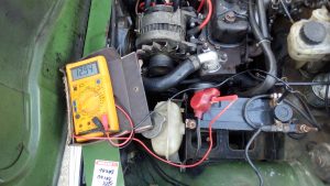 エンジンが掛かっていない時のバッテリ電圧