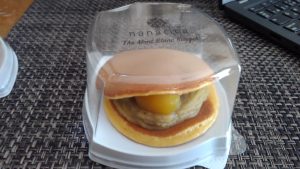 モンブランバーガーを買った