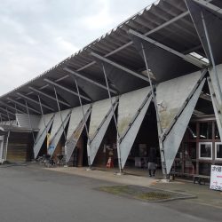 10年ぶりに草花大橋が開通した。 秋川のファーマーズマーケット