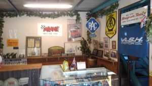 MINIのパーツはちょっと置いてある。