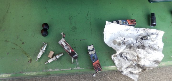 結局プラグを交換してエンジンが掛かるようになった。