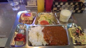 どぶ板食堂Perryはうしおのカレーがコラボメニュー