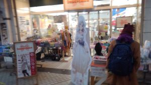 衣笠さんがお出迎え