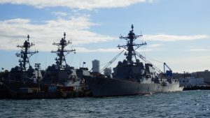 ジョージワシントンを護衛していたアメリカのイージス艦