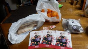 衣笠商店街での戦利品。1000円以上買うとポストカードがもらえる。とりあえず一種類だった