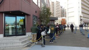 猿島航路へのチケット待機列