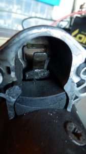 スターターからソレノイドを外した