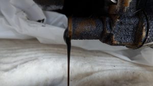 INNOCENTI120SLのオイルを抜く