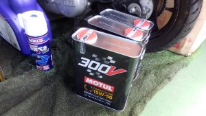 ERA TurboにはMotulの300Vを用意した