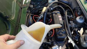 INNOCENTI120SLにはモノタロウの20W-50のオイルを入れた